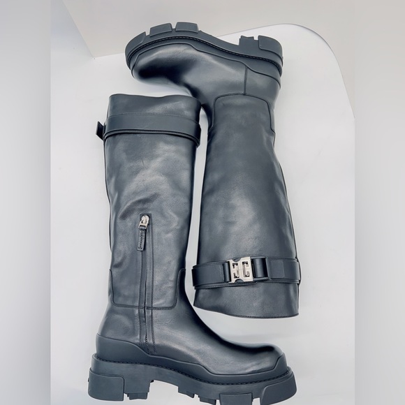 Givenchy Terra Black smooth calfskin boots - Picture 4 of 16